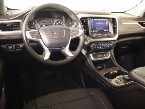 Used 2023 GMC Acadia SLE w/ Driver Convenience Package image 2