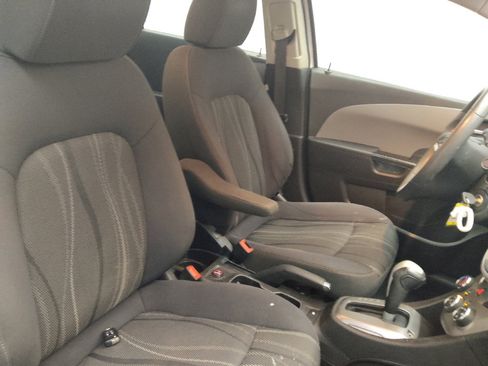 Used 2018 Chevrolet Sonic LT image 21