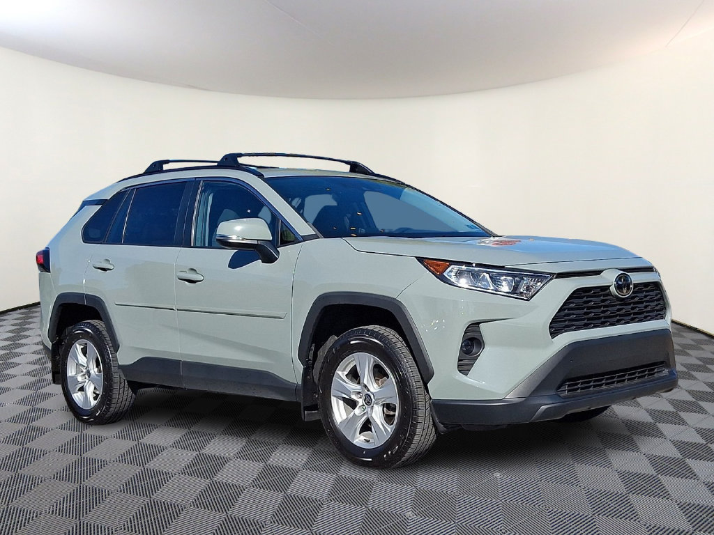 Used 2021 Toyota RAV4 XLE w/ Convenience Package AWD/4WD image 1