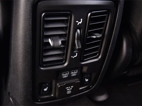 Used 2024 Dodge Durango GT image 24