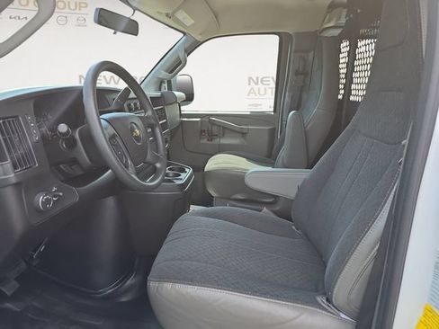 Used 2025 Chevrolet Express 2500 w/ Driver Convenience Package RWD image 9