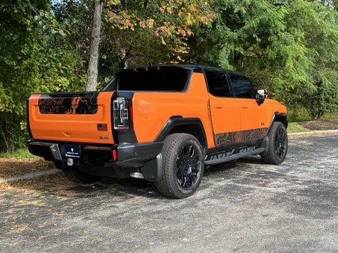 Used 2024 GMC Hummer EV 3X w/ LPO, Illumination Package image 5