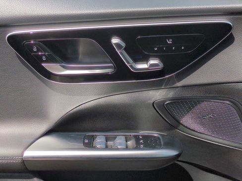 New 2025 Mercedes-Benz C 300 4MATIC Sedan image 18