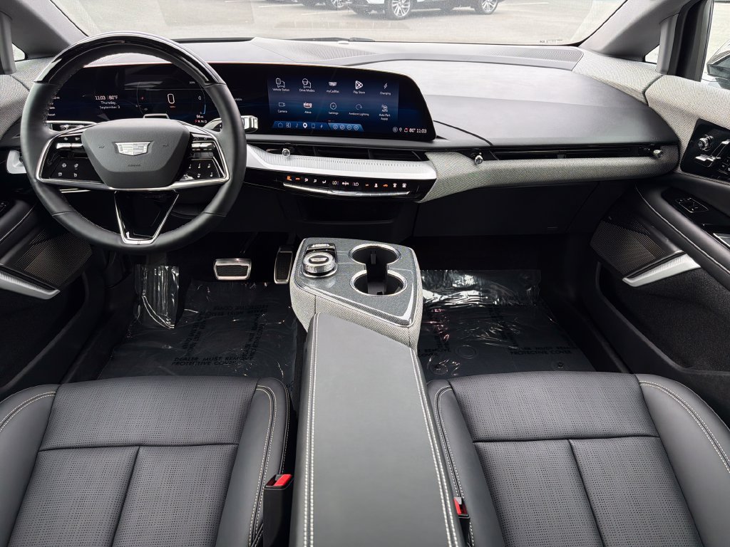 Used 2025 Cadillac Optiq Luxury 2 w/ LPO, Floor Liner Package AWD/4WD image 14