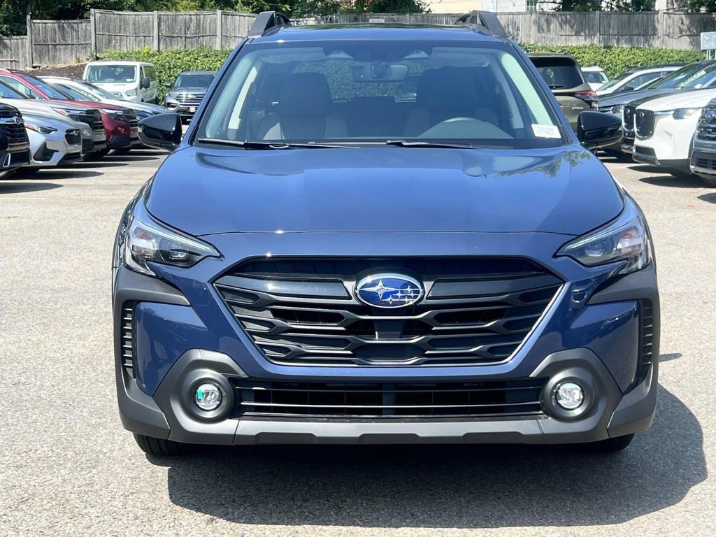 Used 2025 Subaru Outback Onyx Edition AWD/4WD image 3