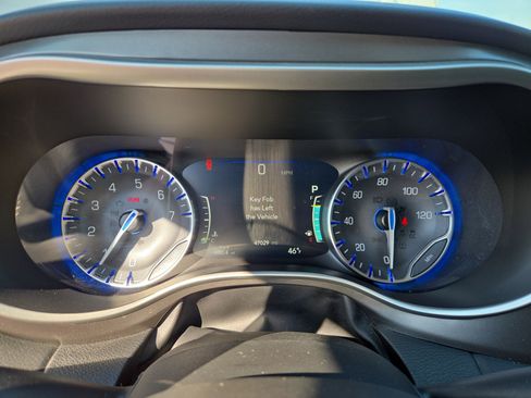 Certified 2023 Chrysler Pacifica Touring-L image 12