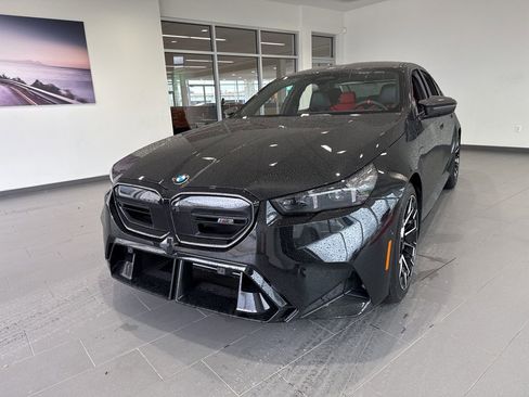 New 2026 BMW M5 w/ Carbon Package image 3