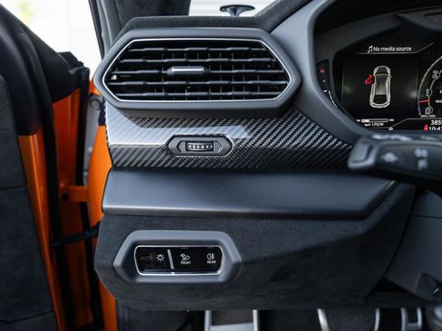 Used 2023 Lamborghini Urus Performante image 52