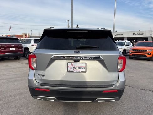 Used 2024 Ford Explorer XLT w/ Equipment Group 202A image 4