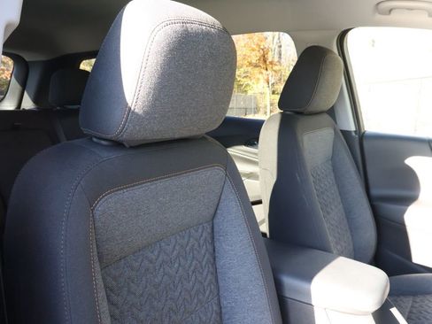 Used 2024 Chevrolet Equinox LT image 39