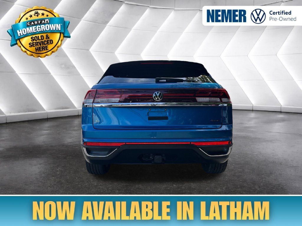 Certified 2024 Volkswagen Atlas Cross Sport SE AWD/4WD image 3
