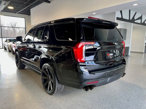 Used 2021 GMC Yukon Denali w/ Denali Premium Package image 6