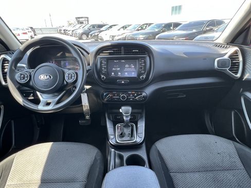 Used 2020 Kia Soul LX FWD image 18
