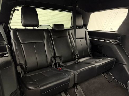 Used 2020 Ford Expedition XLT w/ Equipment Group 202A AWD/4WD image 35