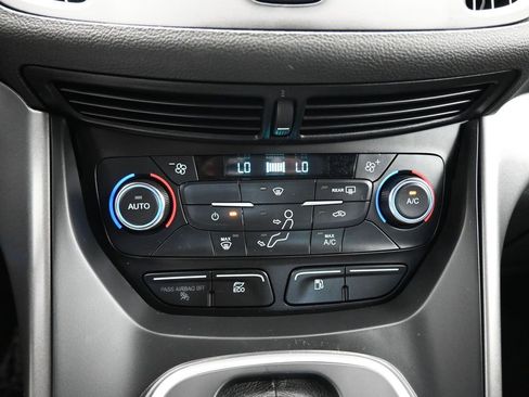 Used 2017 Ford C-MAX SE image 18