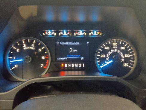 Used 2015 Ford F150 XLT w/ Equipment Group 302A Luxury RWD image 23