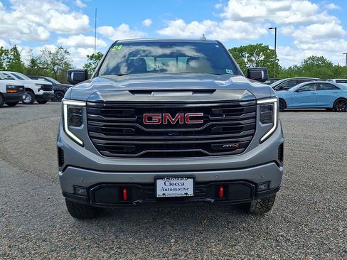 Used 2024 GMC Sierra 1500 AT4 w/ AT4 Preferred Package AWD/4WD image 5