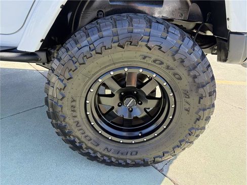 Used 2018 Jeep Wrangler Unlimited Sport AWD/4WD image 11