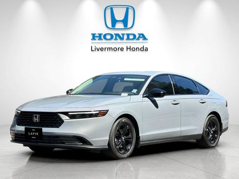 Used 2025 Honda Accord SE image 2