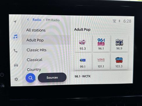 Used 2025 Toyota Corolla LE image 39