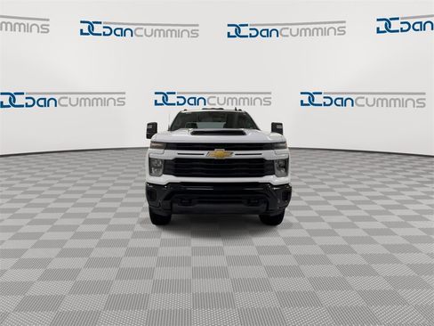 Used 2024 Chevrolet Silverado 2500 Custom w/ Custom Value Package image 3