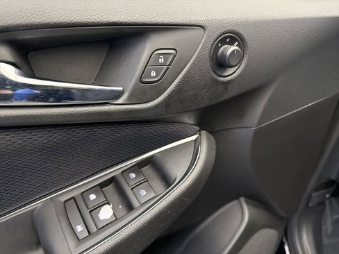 Used 2017 Chevrolet Cruze LT w/ Convenience Package image 11