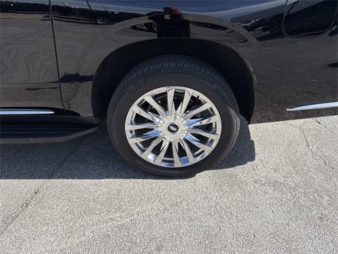 Certified 2023 Cadillac Escalade ESV Premium Luxury image 36