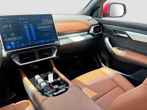 New 2025 VinFast VF 8 Plus AWD/4WD image 23