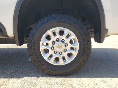 Used 2023 Chevrolet Silverado 2500 LT w/ Convenience Package AWD/4WD image 7