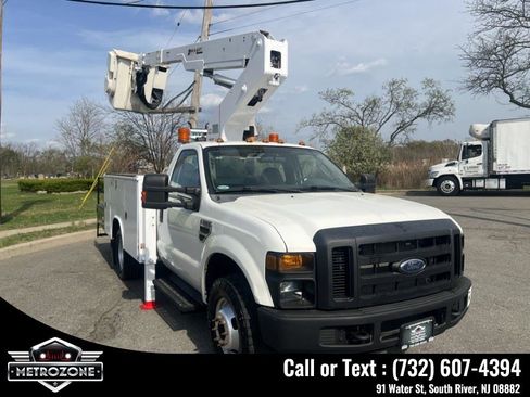 Used 2009 Ford F350 XL image 4