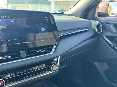 Used 2026 Chevrolet Equinox LT w/ Convenience Package II FWD image 19