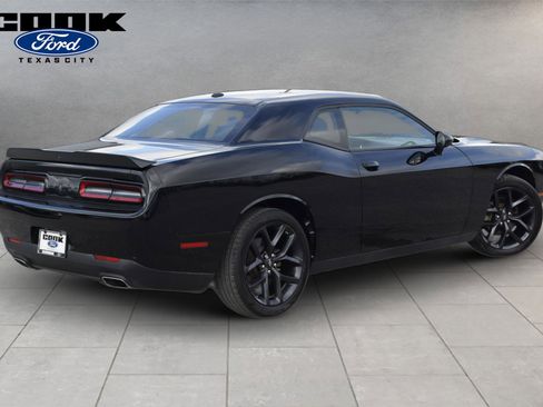 Used 2022 Dodge Challenger SXT w/ Blacktop Package RWD image 4