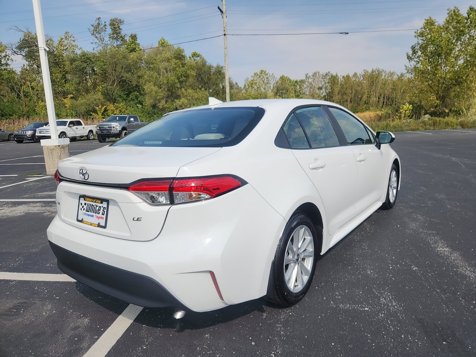 Used 2026 Toyota Corolla LE w/ LE Premium Package FWD image 8