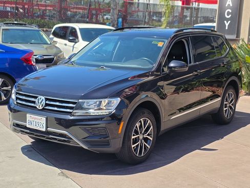 Used 2020 Volkswagen Tiguan SE w/ Panoramic Sunroof Package FWD image 5