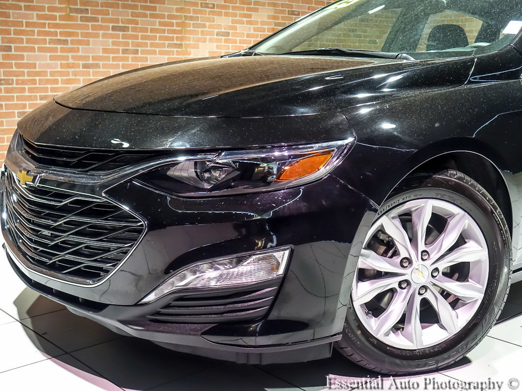 Used 2025 Chevrolet Malibu LT FWD image 3