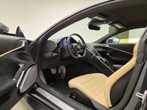 Used 2021 Ferrari Roma RWD image 17