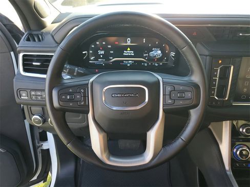 Used 2024 GMC Yukon XL Denali image 26