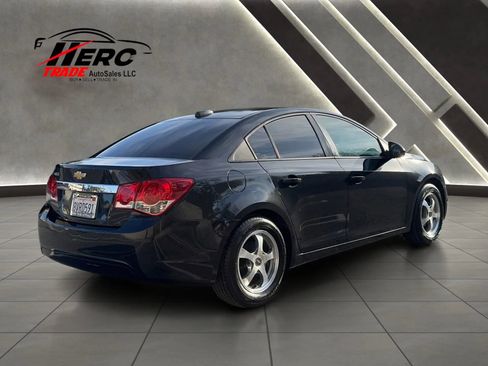 Used 2015 Chevrolet Cruze LS FWD image 3