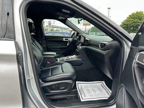 Used 2020 Ford Explorer XLT w/ Equipment Group 202A AWD/4WD image 15