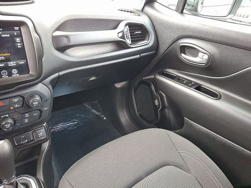 Certified 2023 Jeep Renegade Altitude image 17