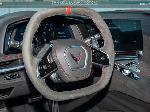 Used 2021 Chevrolet Corvette Stingray Premium Cpe w/ Z51 Performance Package image 18