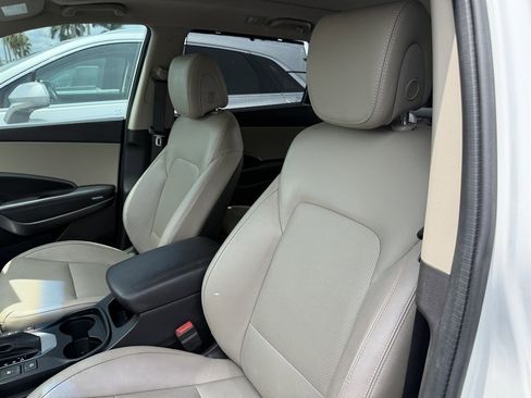 Used 2017 Hyundai Santa Fe Limited FWD image 11