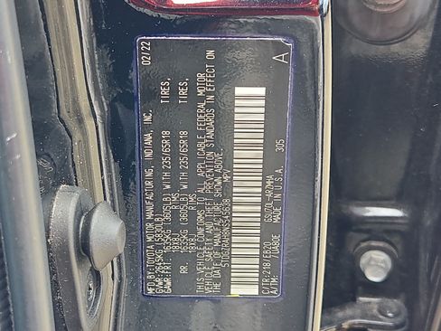 Used 2022 Toyota Highlander XLE FWD image 32
