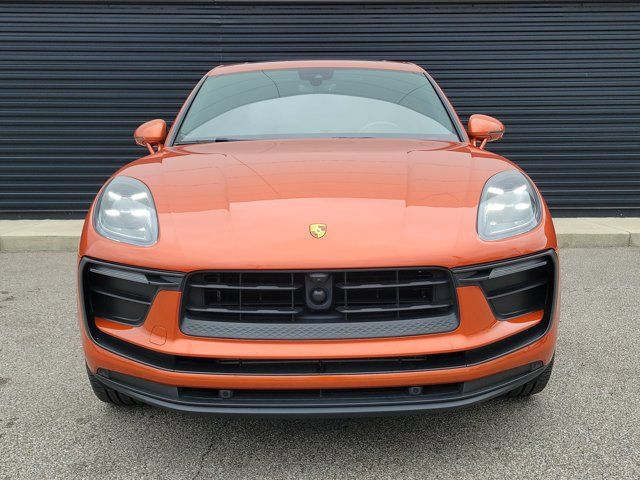 Certified 2023 Porsche Macan AWD/4WD image 10