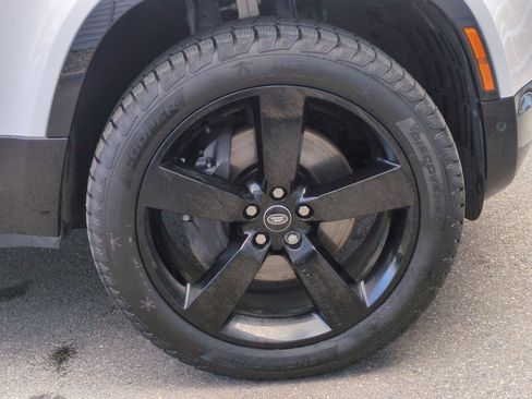 Used 2024 Land Rover Defender 110 X-Dynamic SE image 28