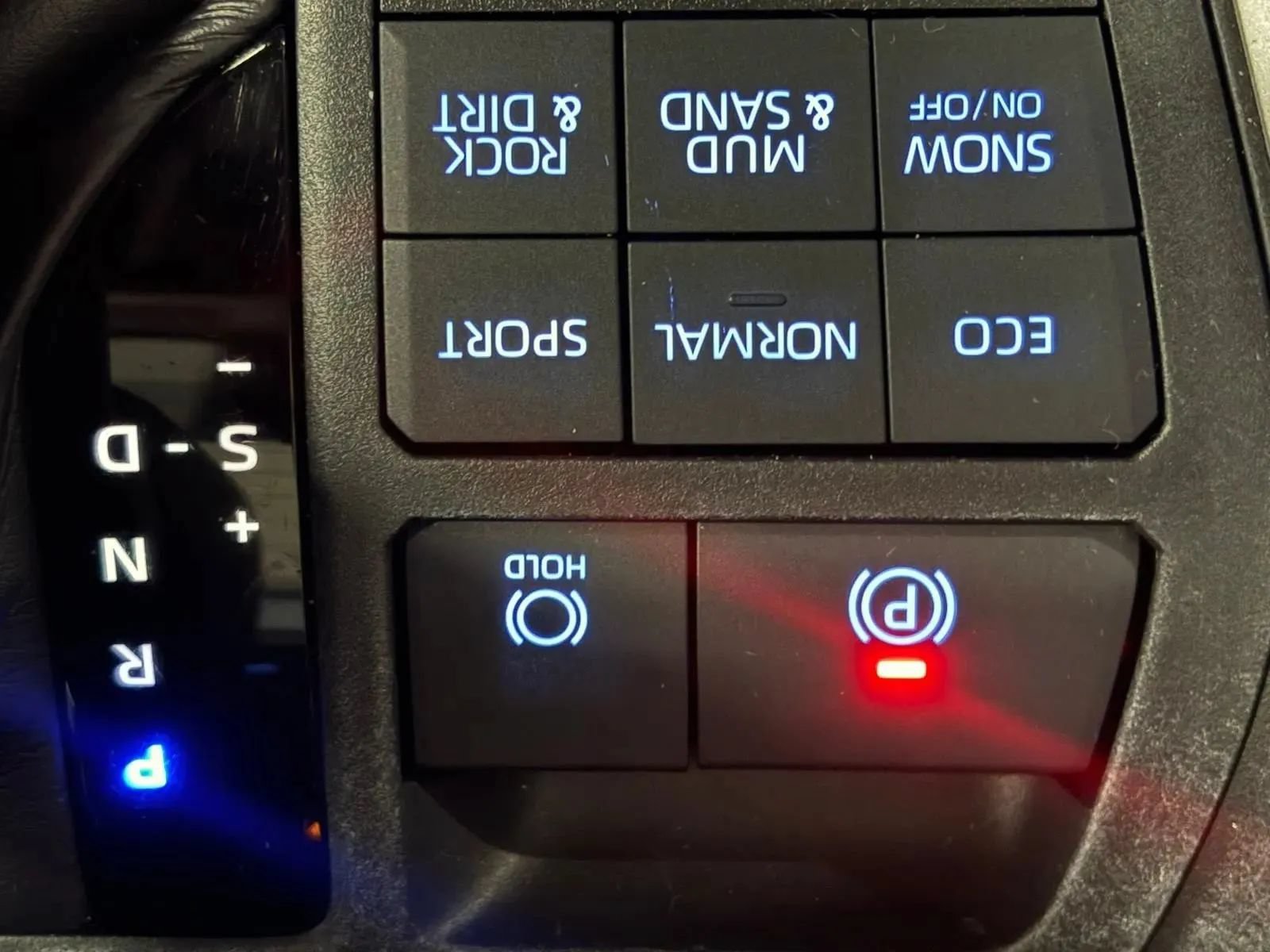 Used 2019 Toyota RAV4 XLE Premium w/ Cold Weather Package AWD/4WD image 34