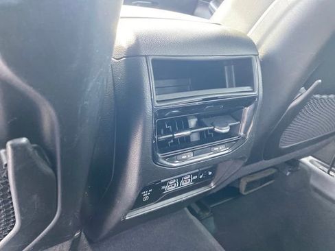 Used 2023 Jeep Grand Cherokee Limited image 19