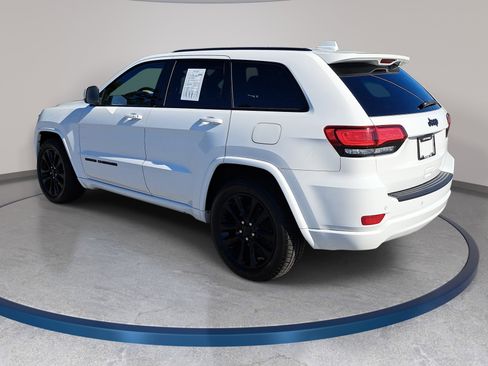 Used 2020 Jeep Grand Cherokee Altitude RWD image 7