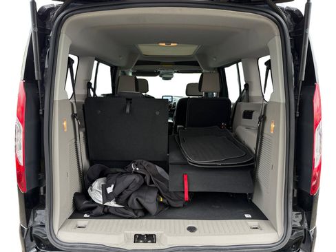 Used 2019 Ford Transit Connect XLT image 17
