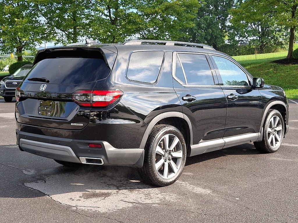 Used 2024 Honda Pilot Touring image 9